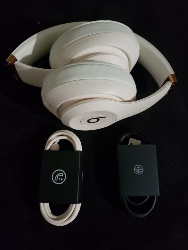 Studio3 Wireless Over Ear Headphones – White photo review