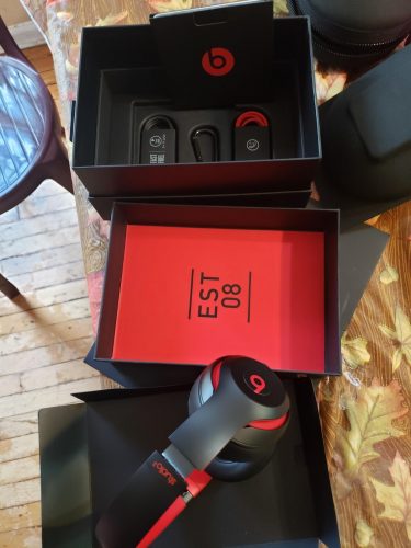 Studio3 Noise-Cancelling Bluetooth Wireless – Defiant Black-Red photo review