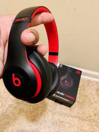 Studio3 Noise-Cancelling Bluetooth Wireless – Defiant Black-Red photo review