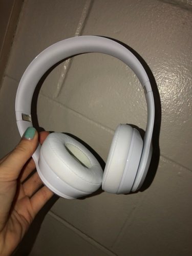Solo3 Wireless On-Ear Headphones – Gloss White photo review